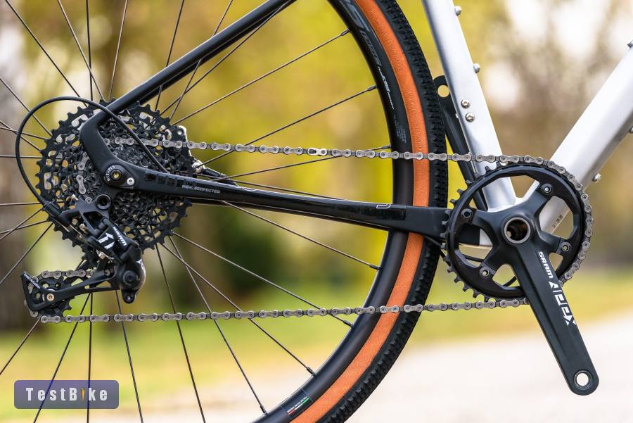 Basso Tera (53) alu-karbon gravel kerékpár