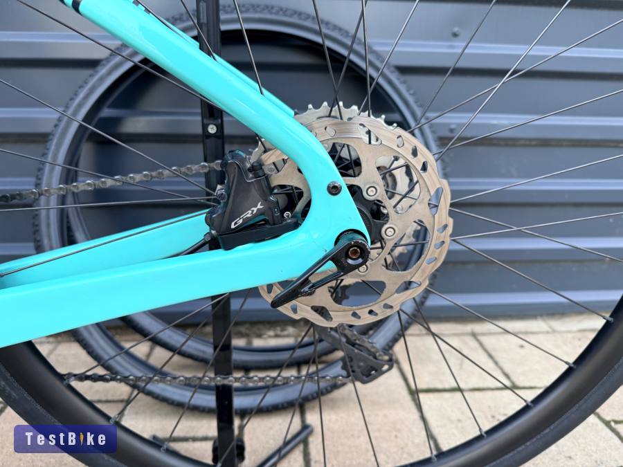 Bianchi Arcadex Carbon karbon gravel GRX810