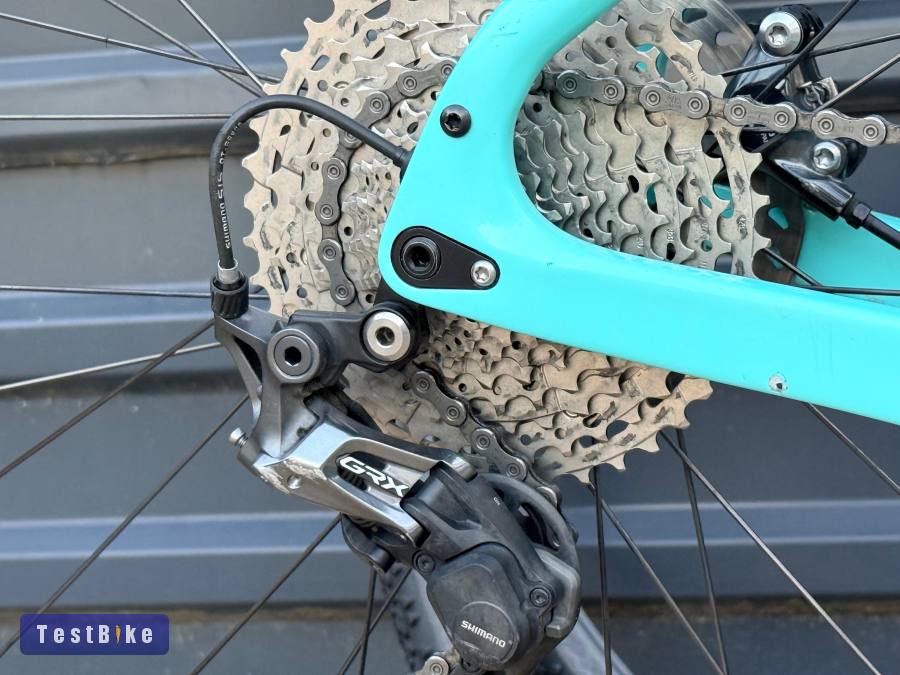 Bianchi Arcadex Carbon karbon gravel GRX810