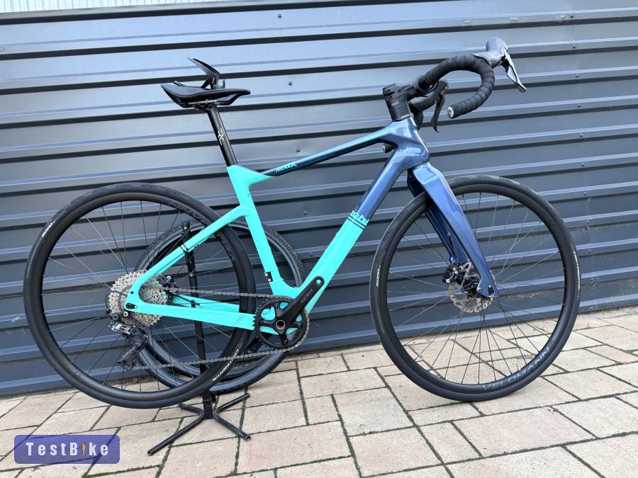 Bianchi Arcadex Carbon karbon gravel GRX810