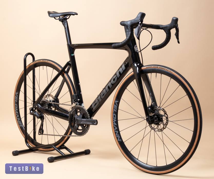 Bianchi Aria Disc 105 Di2 (57) karbon országúti kerékpár 