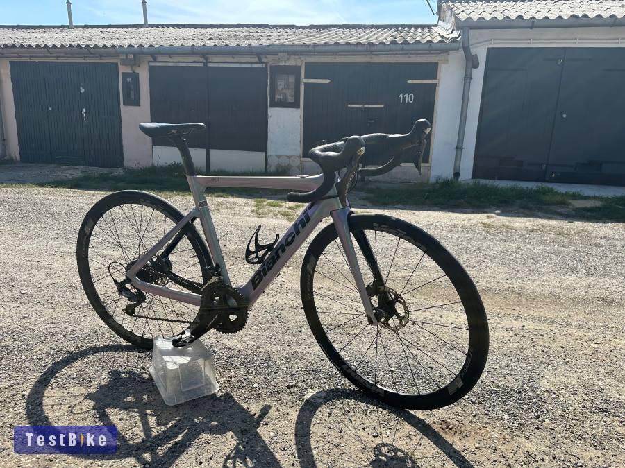 Bianchi aria eroad elektromos országúti karbon 