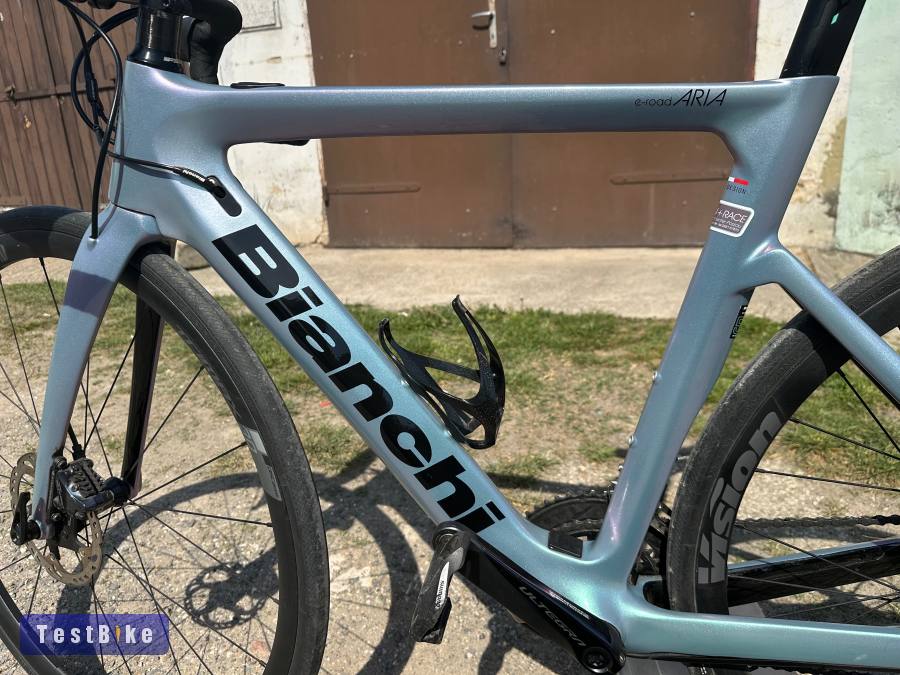Bianchi aria eroad elektromos országúti karbon 
