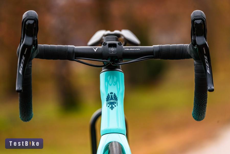 Bianchi Infinito Disc 2025 (53) karbon országúti kerékpár