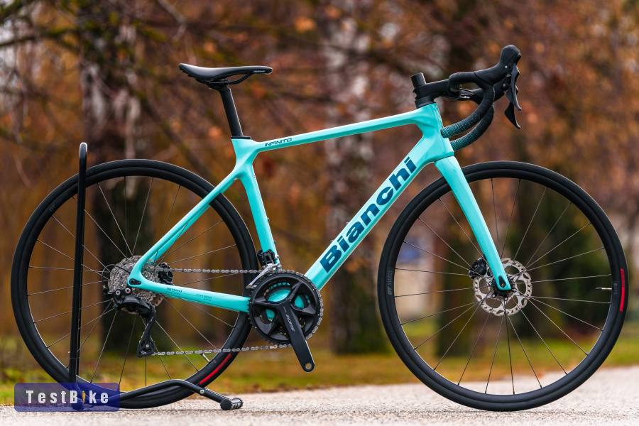 Bianchi Infinito Disc 2025 (53) karbon országúti kerékpár