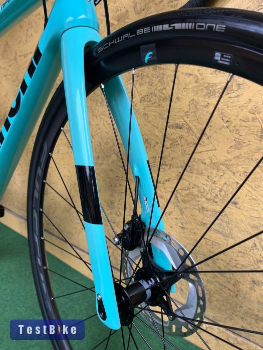 Bianchi Infinito XE carbon 105 Mint az új !!