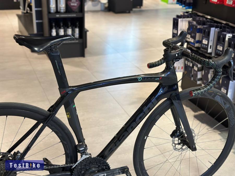 Bianchi Oltre XR3 karbon Di2 Wattmérő