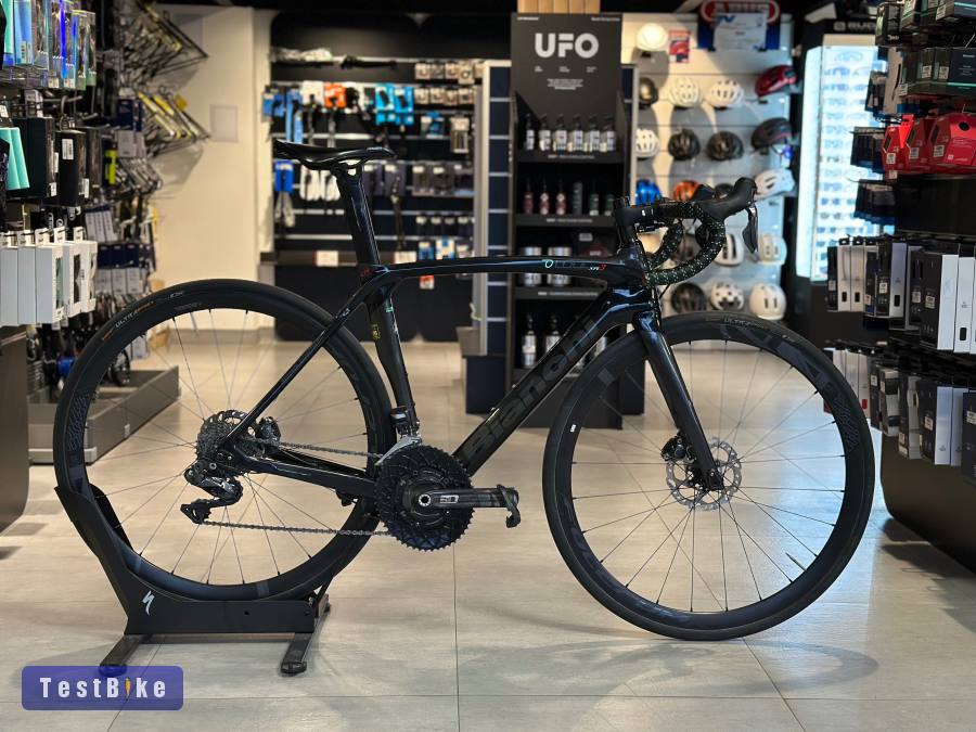 Bianchi Oltre XR3 karbon Di2 Wattmérő