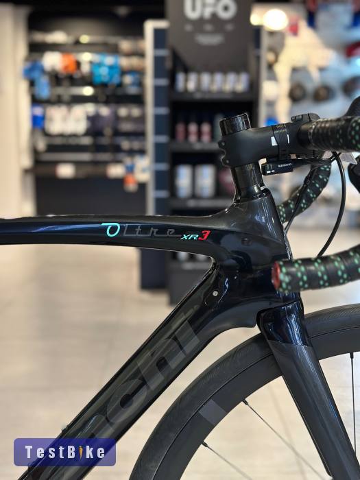 Bianchi Oltre XR3 karbon Di2 Wattmérő