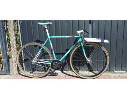 Bianchi record Celeste commuter
