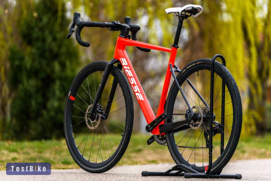 Biesse Sram Rival AXS (54) karbon gravel kerékpár