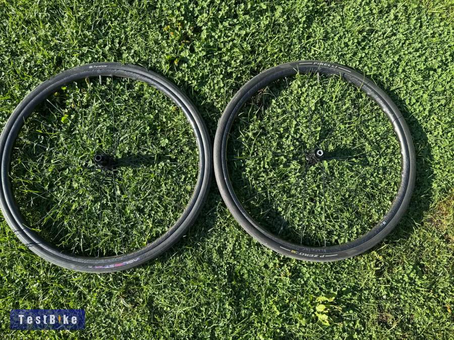 Black Inc Twenty karbon tárcsafékes kerékszett 1230gr 