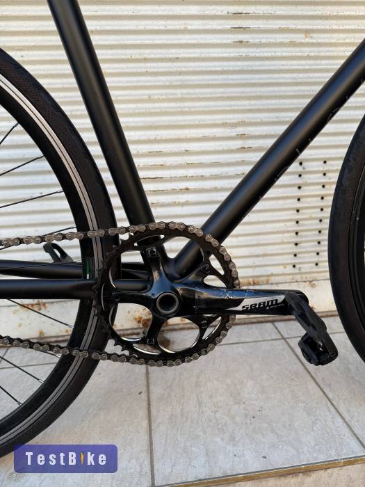 BLB Viper L-es(55) vázra épített single speed kerékpár