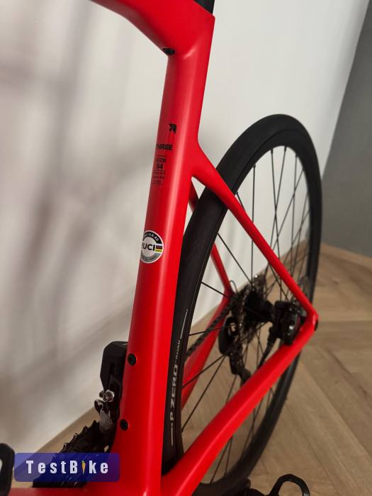 BMC 2026 BMC Teammachine SLR Three 105 DI2 Országúti Shimano