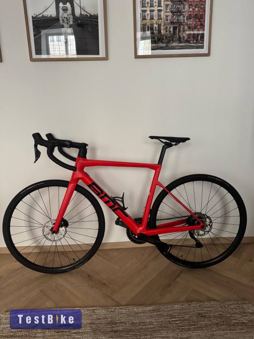 BMC 2026 BMC Teammachine SLR Three 105 DI2 Országúti Shimano