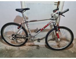 Bmc bicikli full shimano xt magura 