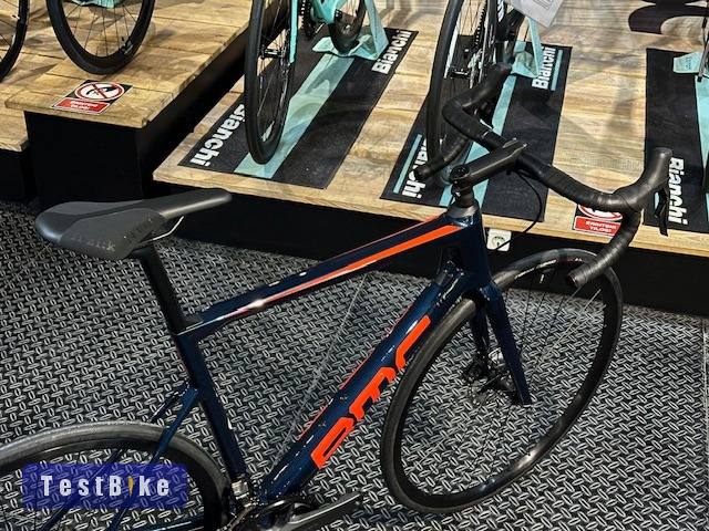 AKCIÓ! BMC Teammachine SLR Three 58"