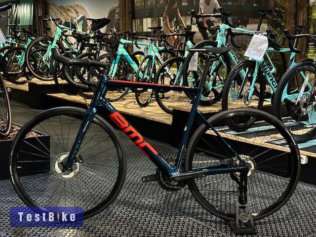 AKCIÓ! BMC Teammachine SLR Three 58"