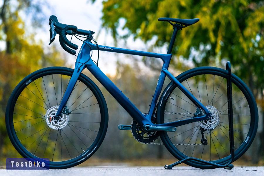Boardman SLR 8.9 (L) full karbon országúti kerékpár