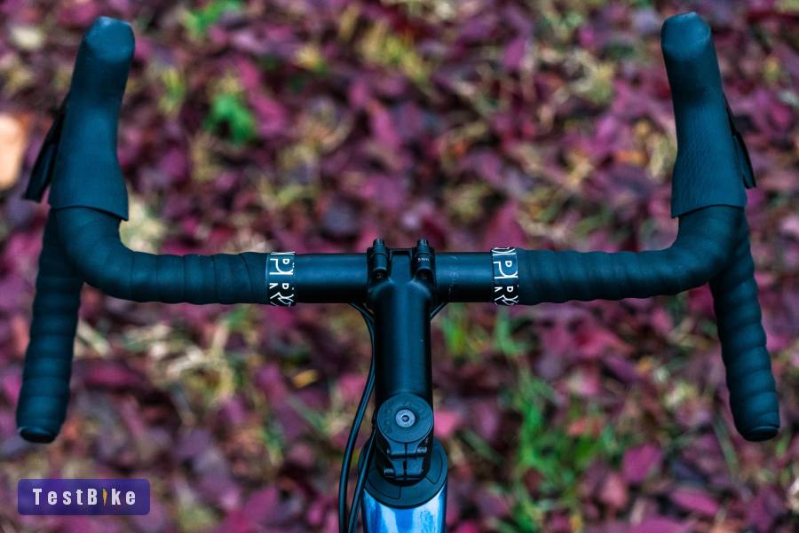 Boardman SLR 8.9 (L) full karbon országúti kerékpár