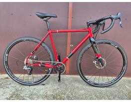 Bombtrack Hook 2 Acél-Carbon Gravel.  1x11 Sram. Dt Swiss. 