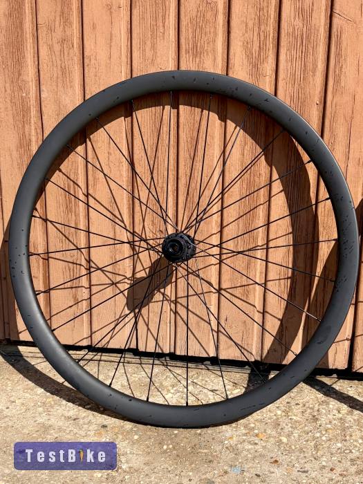 Bontrager Aeolus Elite 35, OCLV Carbon kerék