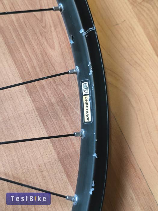 Bontrager felnis Shimano agyas 26"-os tárcsafékes kerekek