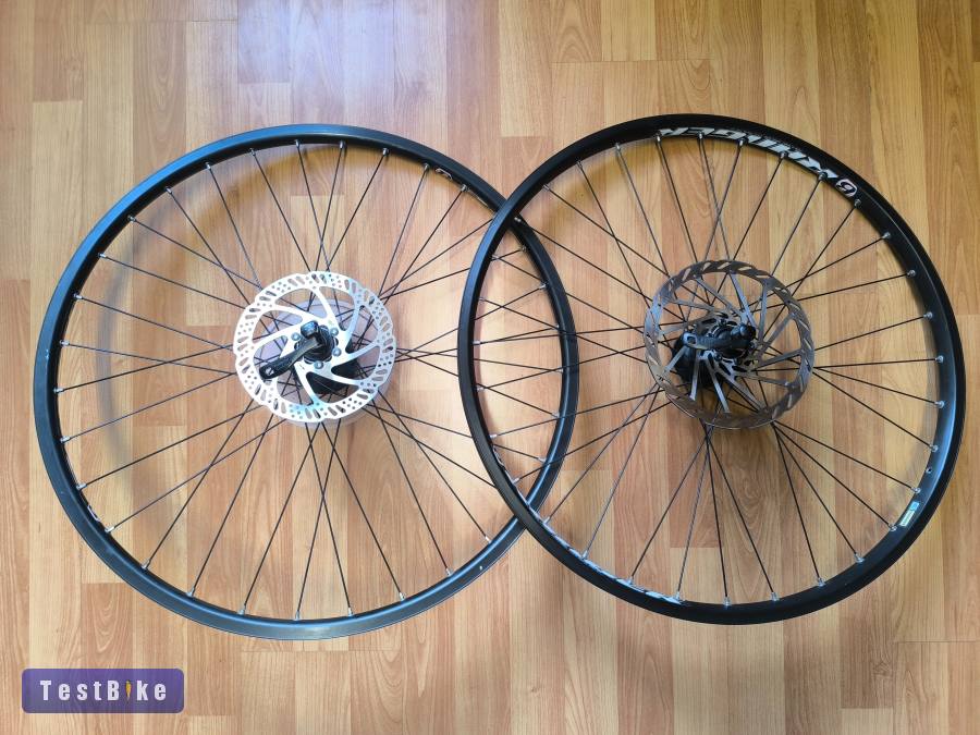 Bontrager felnis Shimano agyas 26"-os tárcsafékes kerekek