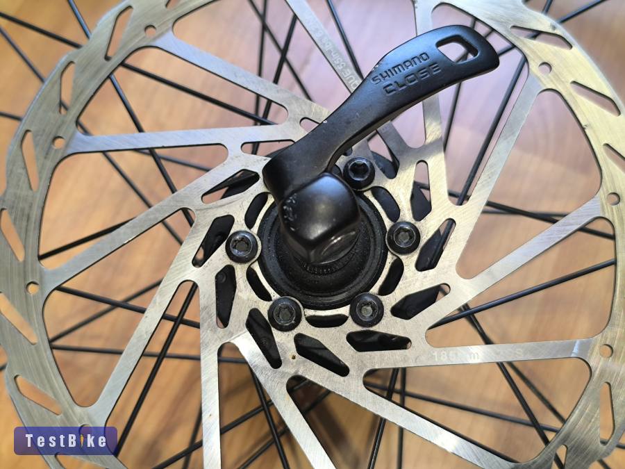 Bontrager felnis Shimano agyas 26"-os tárcsafékes kerekek
