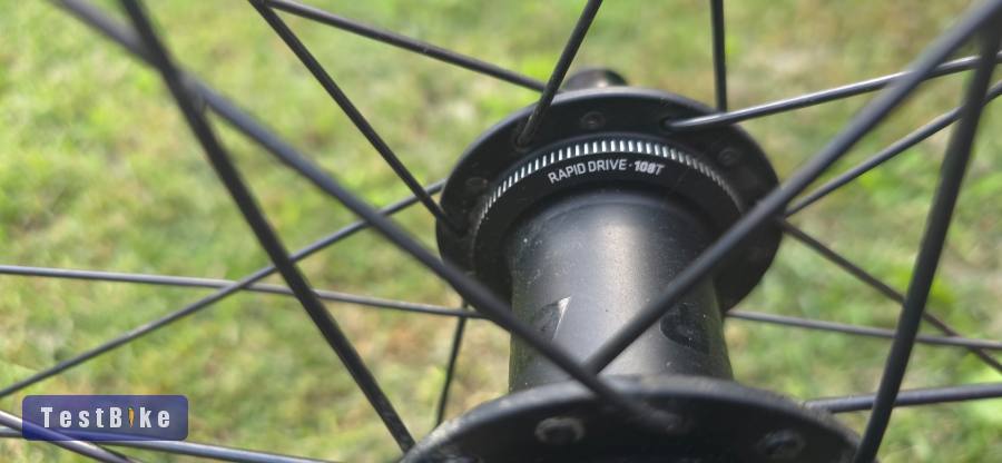 Bontrager Line Comp 30 mullet kerékszett – Rapid Drive 108 /