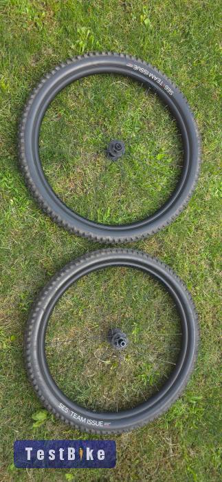 Bontrager Line Comp 30 mullet kerékszett – Rapid Drive 108 /