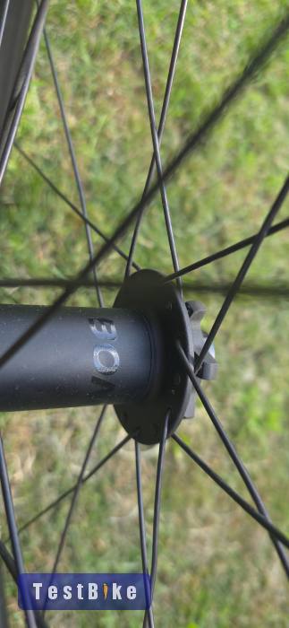 Bontrager Line Comp 30 mullet kerékszett – Rapid Drive 108 /