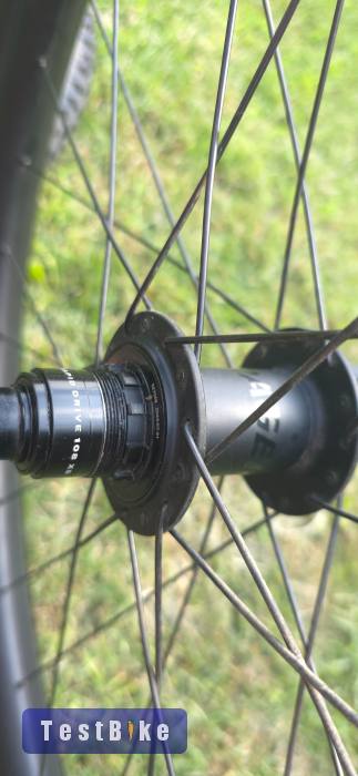 Bontrager Line Comp 30 mullet kerékszett – Rapid Drive 108 /