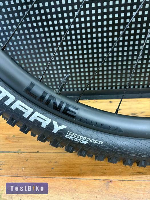 Bontrager Line Elite 30 Mullet Karbon kerékszett