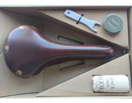 Brooks B 17 Sprinter Titán limitált szériás 