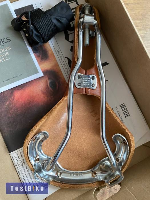 Brooks nyergek és markolat