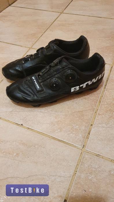 Btwin Karbon talpas SPD cipő
