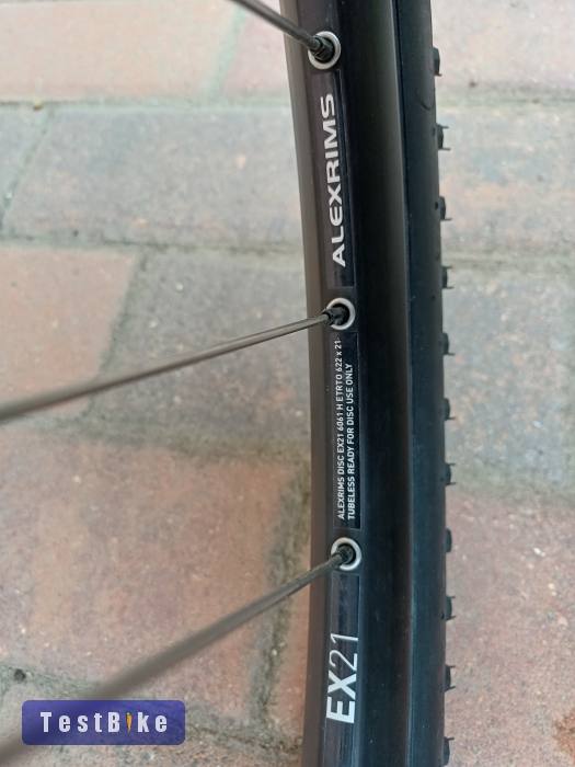 Budget acél gravel 56-os