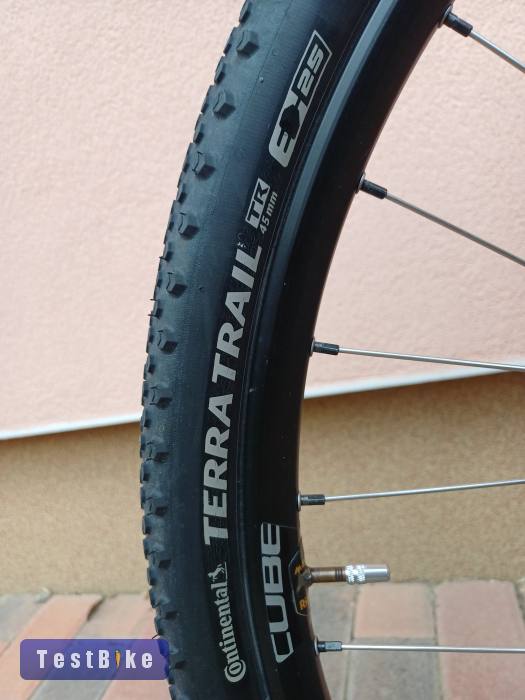 Budget acél gravel 56-os