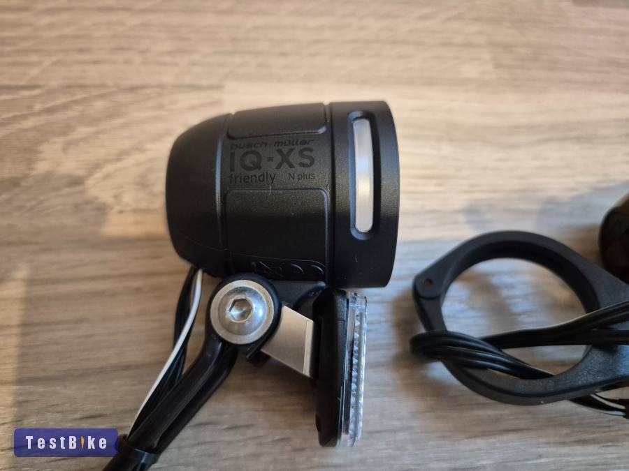 Busch&Muller Lumotec IQ-XS Friendly+ Acid 50 első lámpa.  