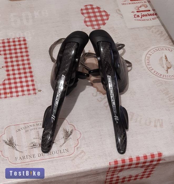 Campagnolo Chorus Ergopower karbon fékváltó kar szett. 