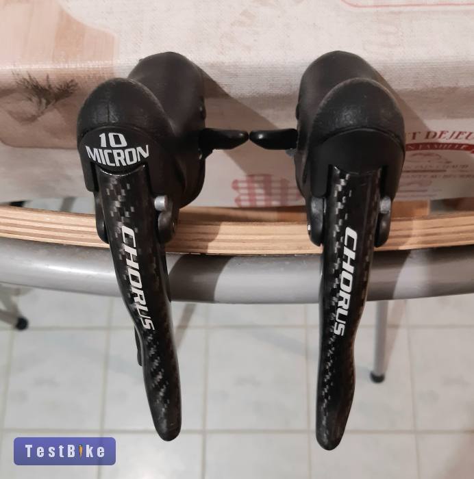 Campagnolo Chorus Ergopower karbon fékváltó kar szett.