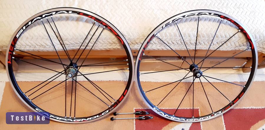 Campagnolo Shamal Ultra országúti kerékszett. Nagyon szép! 