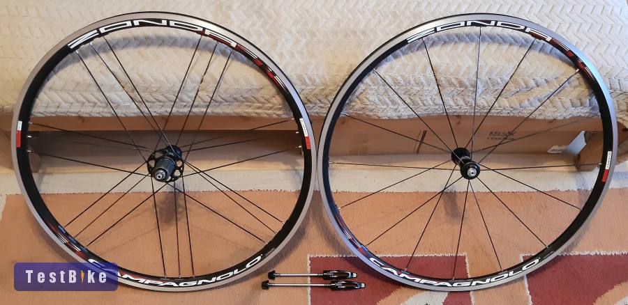 Campagnolo Zonda Mega G3 országúti kerékszett. Nagyon szép! 