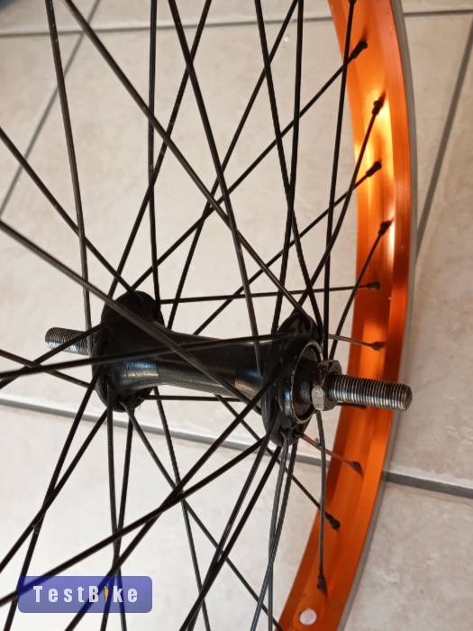 Camping, BMX 20 -as Orange- Black első kerék jó állapotban