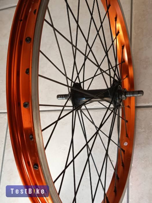 Camping, BMX 20 -as Orange- Black első kerék jó állapotban