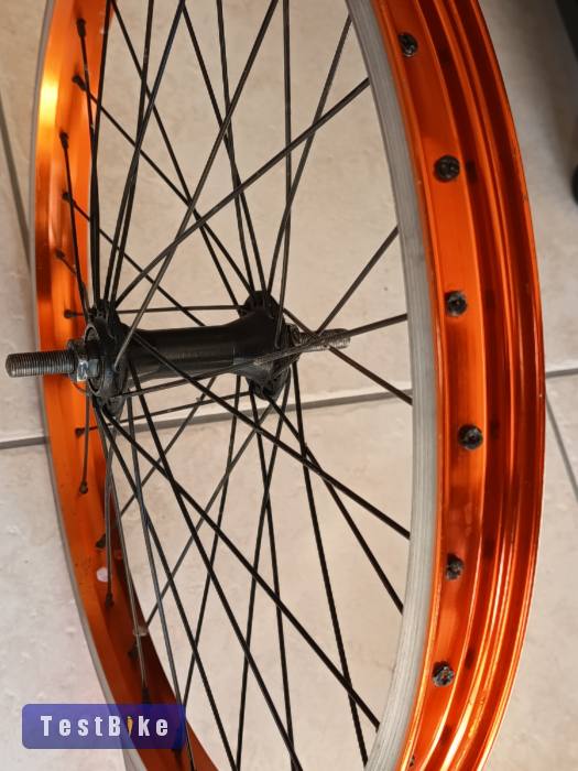 Camping, BMX 20 -as Orange- Black első kerék jó állapotban