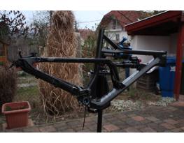 Cannondale jekyll 2 carbon DH/FR össztelós váz