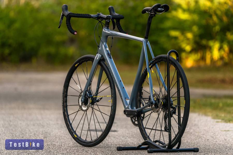 Cannondale Synapse Disc SE (58) karbon országúti kerékpár