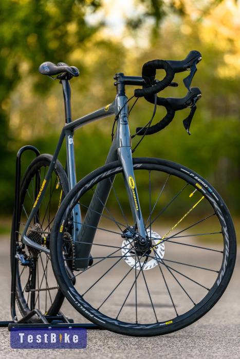 Cannondale Synapse Disc SE (58) karbon országúti kerékpár